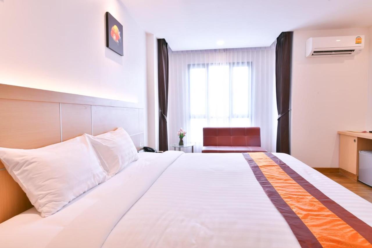 Marlin Hotel Surat Thani Exterior photo